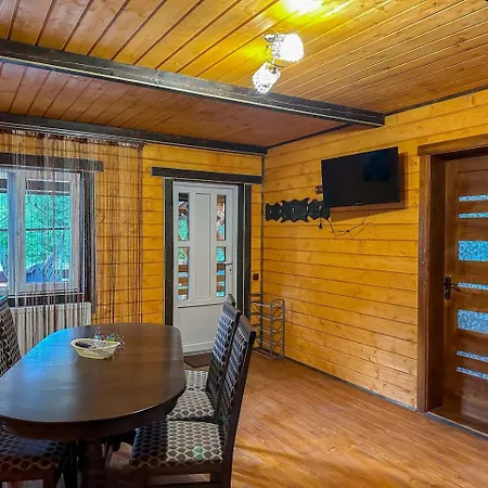 Emili House Apartman *