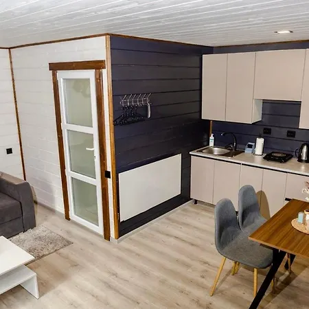 Emili House Апартаменты *